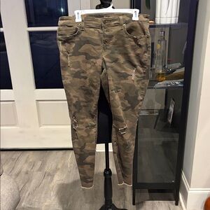 Women’s GAPCamouflage Legging Skimmer